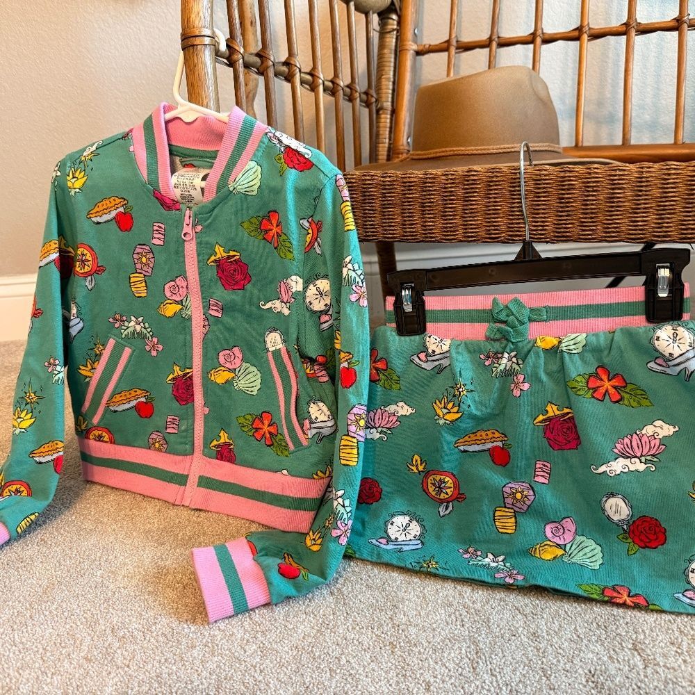 Disney Set Girls 5/6 set with zip up sweatshirt jacket and skort 100% Cotton